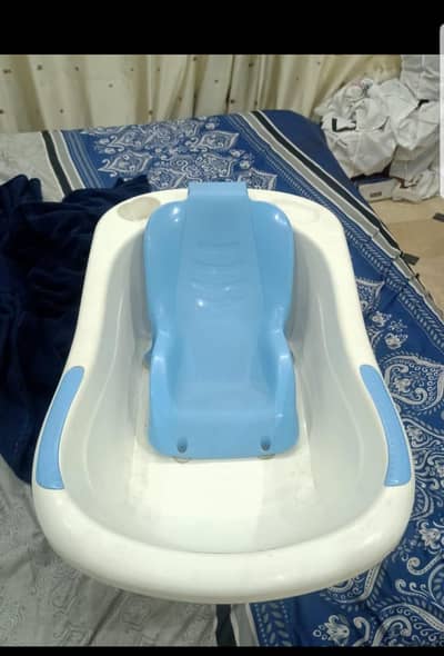 Tinnies Baby Bath Tub with Infant Seat – Great Condition