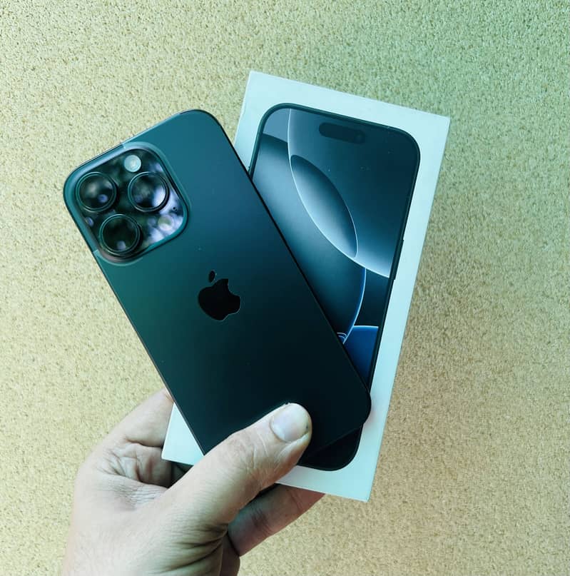 Apple iPhone 16 Pro 1