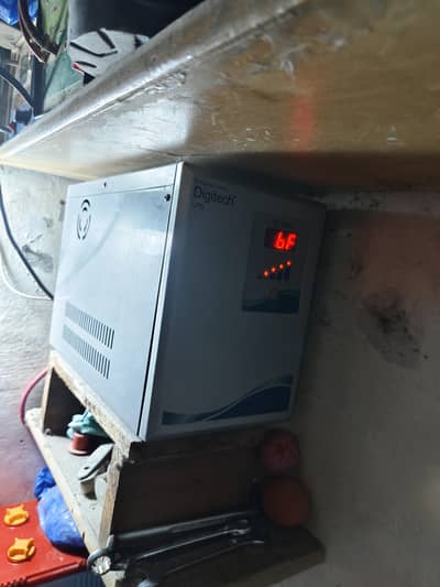 DIGITECH 750 WATT. 12 VOLT. SINGLE BATTERY. ONLY UPS