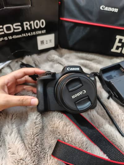 Canon R100 Mirrorless Camera with 18-45mm Lens