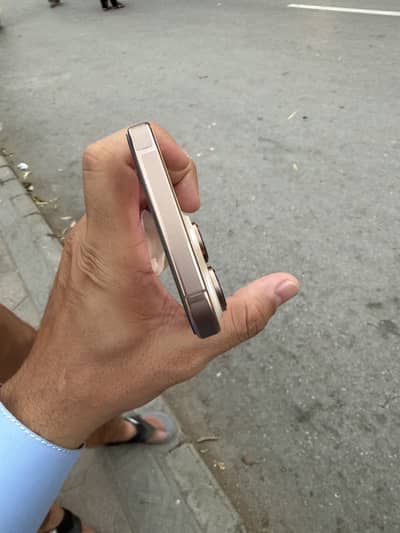 Apple iPhone 16 Pro Max