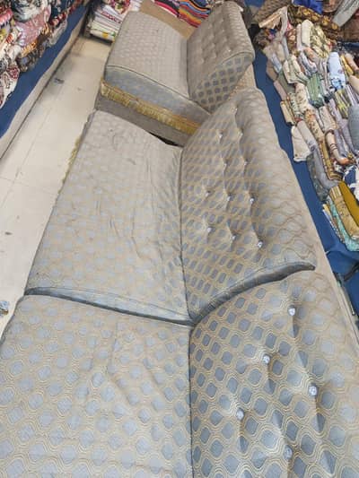  Beautiful Family Sofa Set in Excellent Condition – Sale Price 6,000