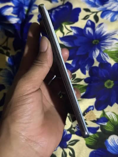 Vivo V30