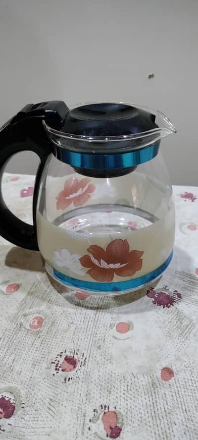 Glass dinner set( price negotiable)