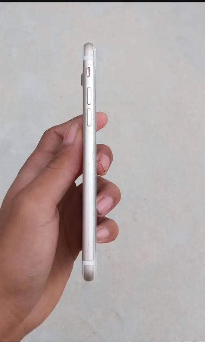 Apple iPhone 7 2