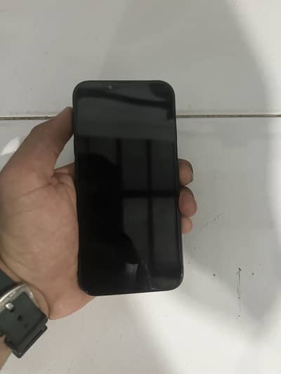 Apple iPhone 13