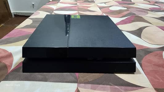PS4 model (CUH-1115A) 500gb no issue with original controller