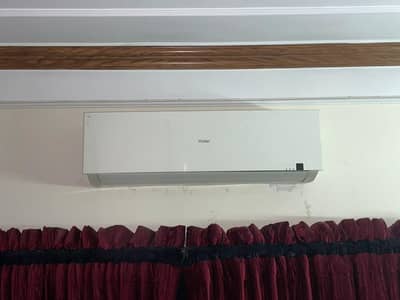 1.5 ton haier invertor in good condition