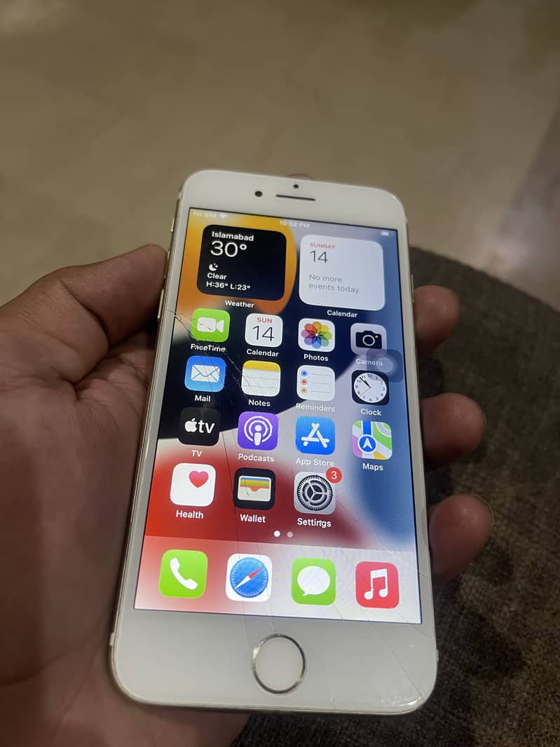 Apple iPhone 7 1