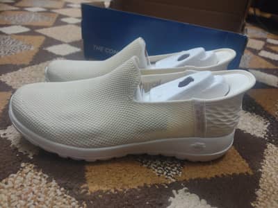 Brand New Skechers Hands-Free Slip-ins: GO WALK Joy