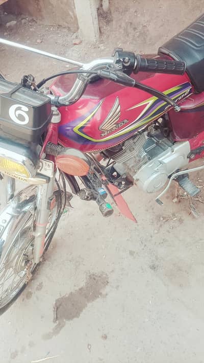 03296035505HONDA 125 all part orignal