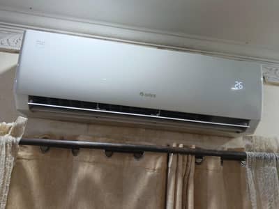 gree inverter 1.5 ton in used running condition