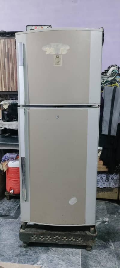 Dowlnace fridge urgent sale need money