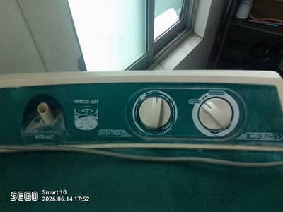 Washer & Dryer Machine Set