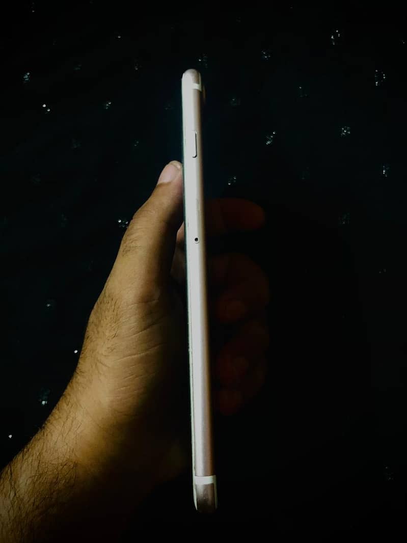 Apple iPhone 7 Plus 0