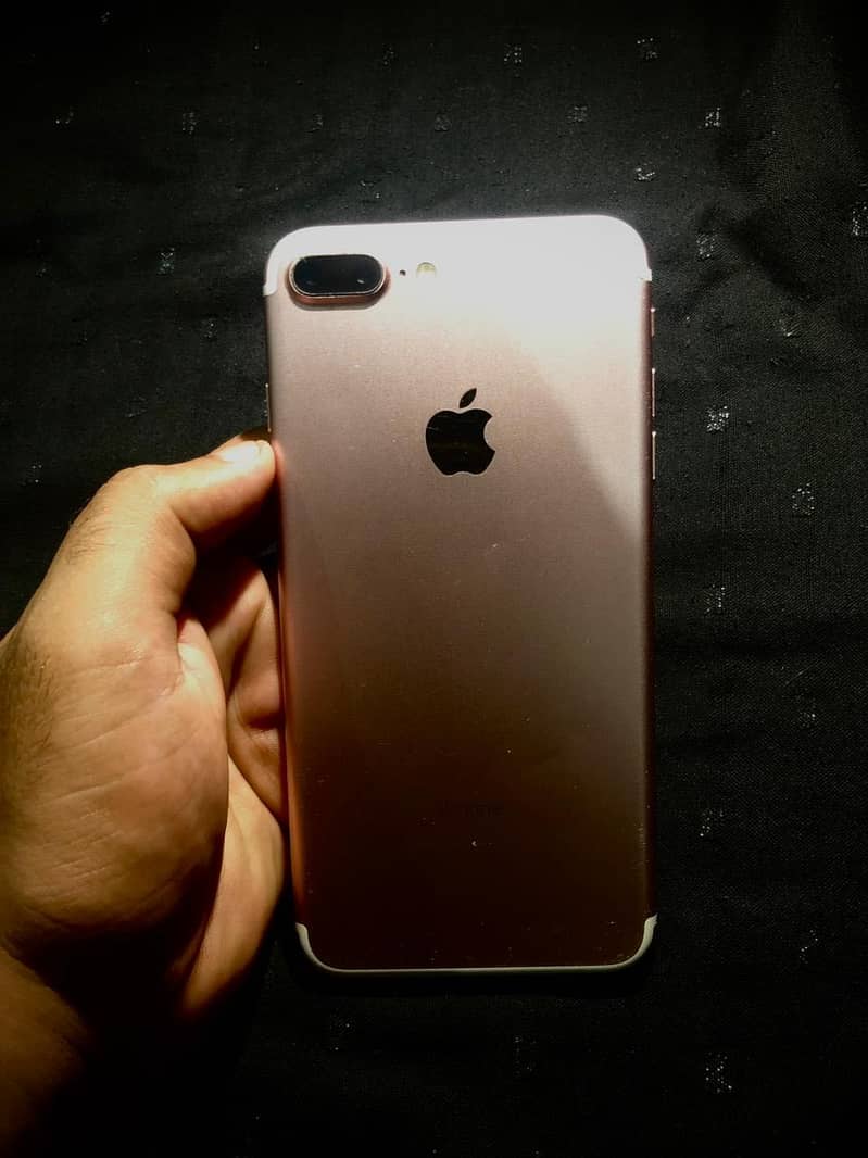 Apple iPhone 7 Plus 2