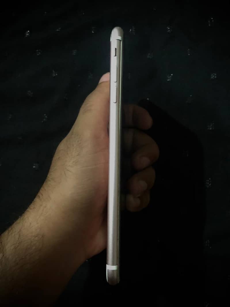Apple iPhone 7 Plus 3