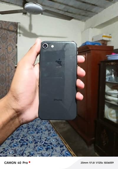 Apple iPhone 8