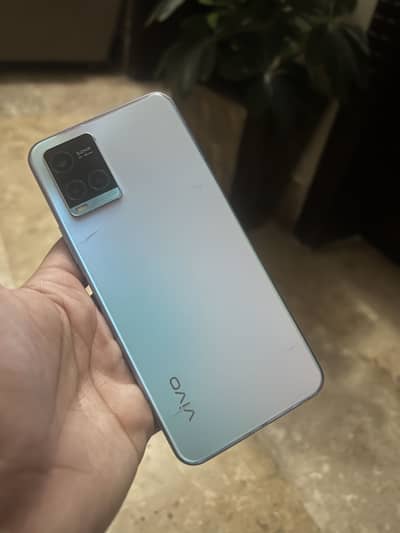 Vivo Y33s mobile phone 8/128 gb for sale