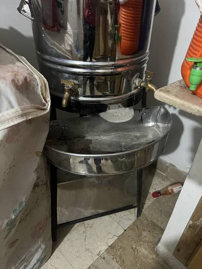 Steel water cooler with small tank