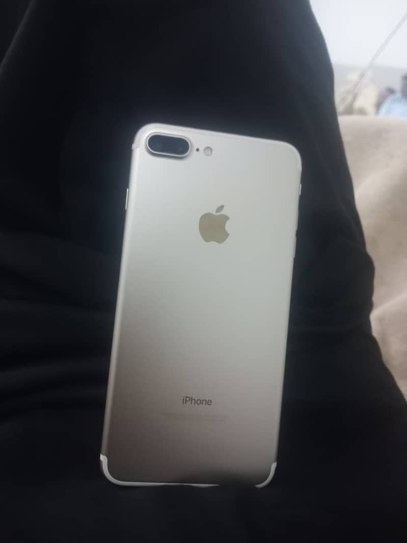 Apple iPhone 7 Plus 0