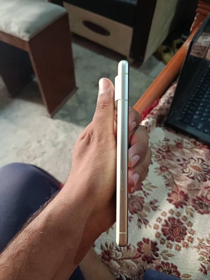 Google Pixel 7 4