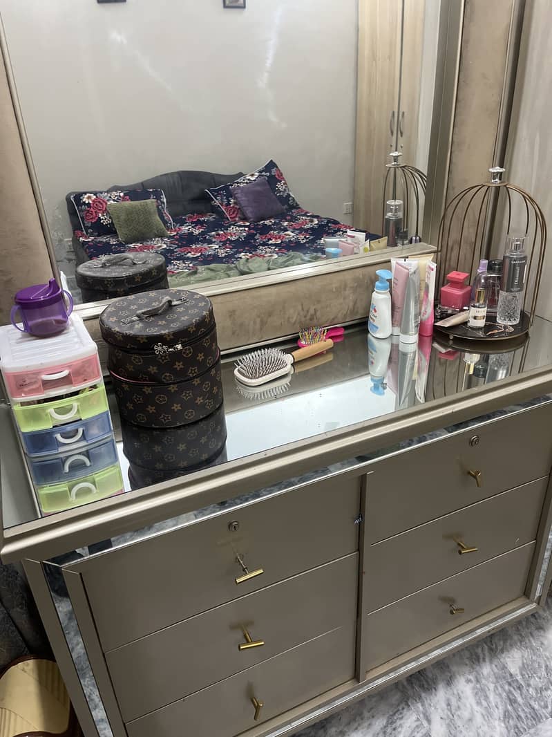 Dressing table 1