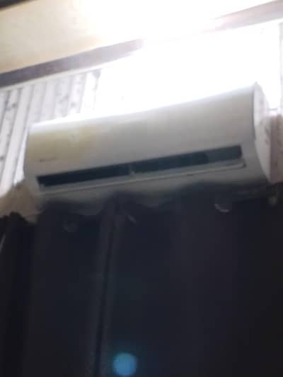 1 ton Dawlance good condition 03456760042
