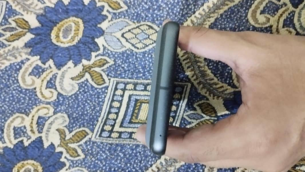 Google Pixel 8 6
