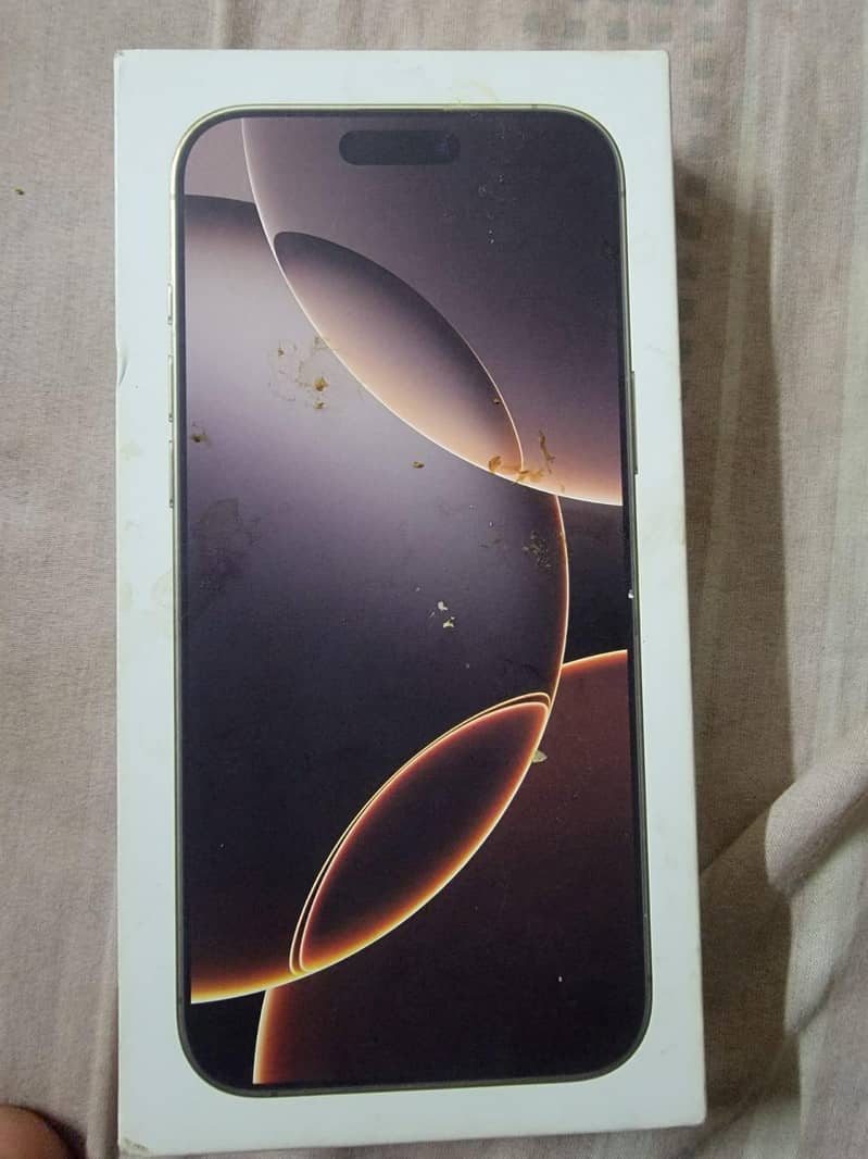 iPhone 16 Pro Max 4