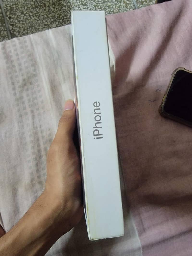 iPhone 16 Pro Max 5