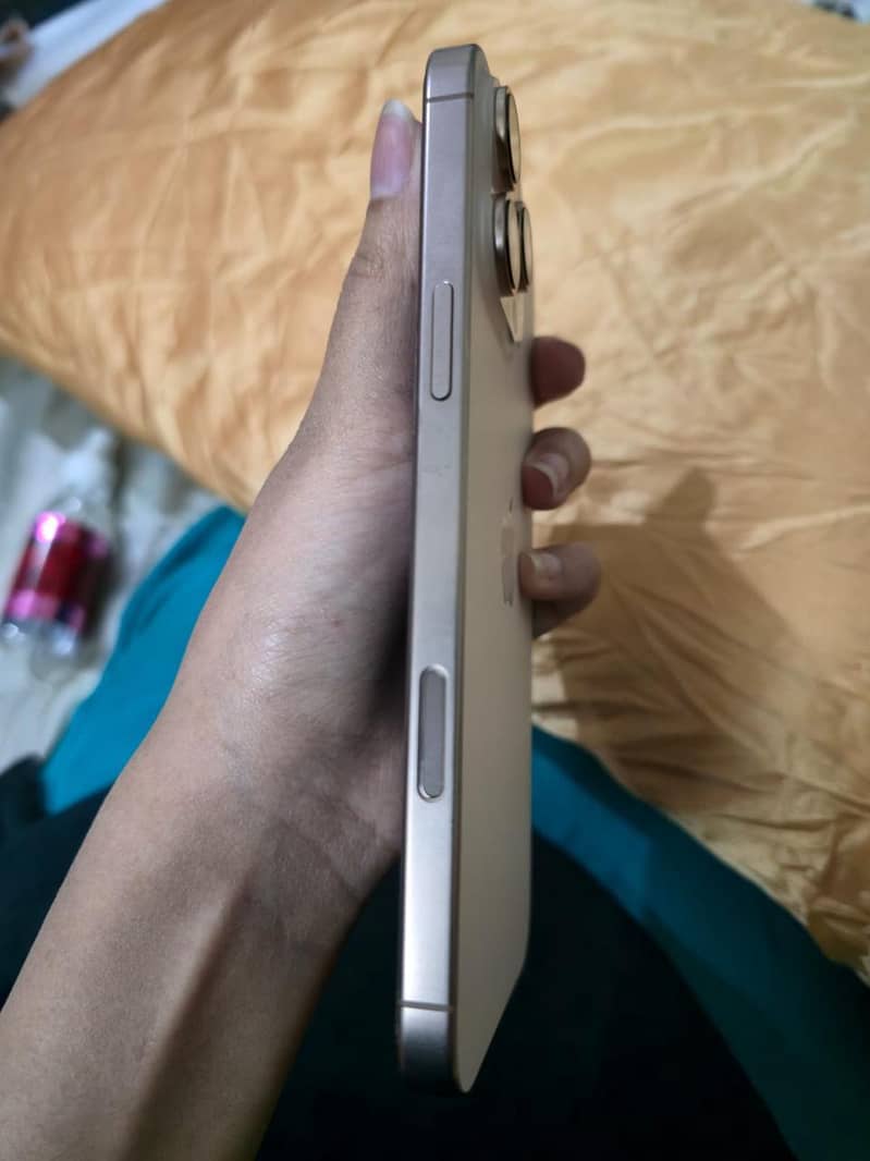 iPhone 16 Pro Max 11