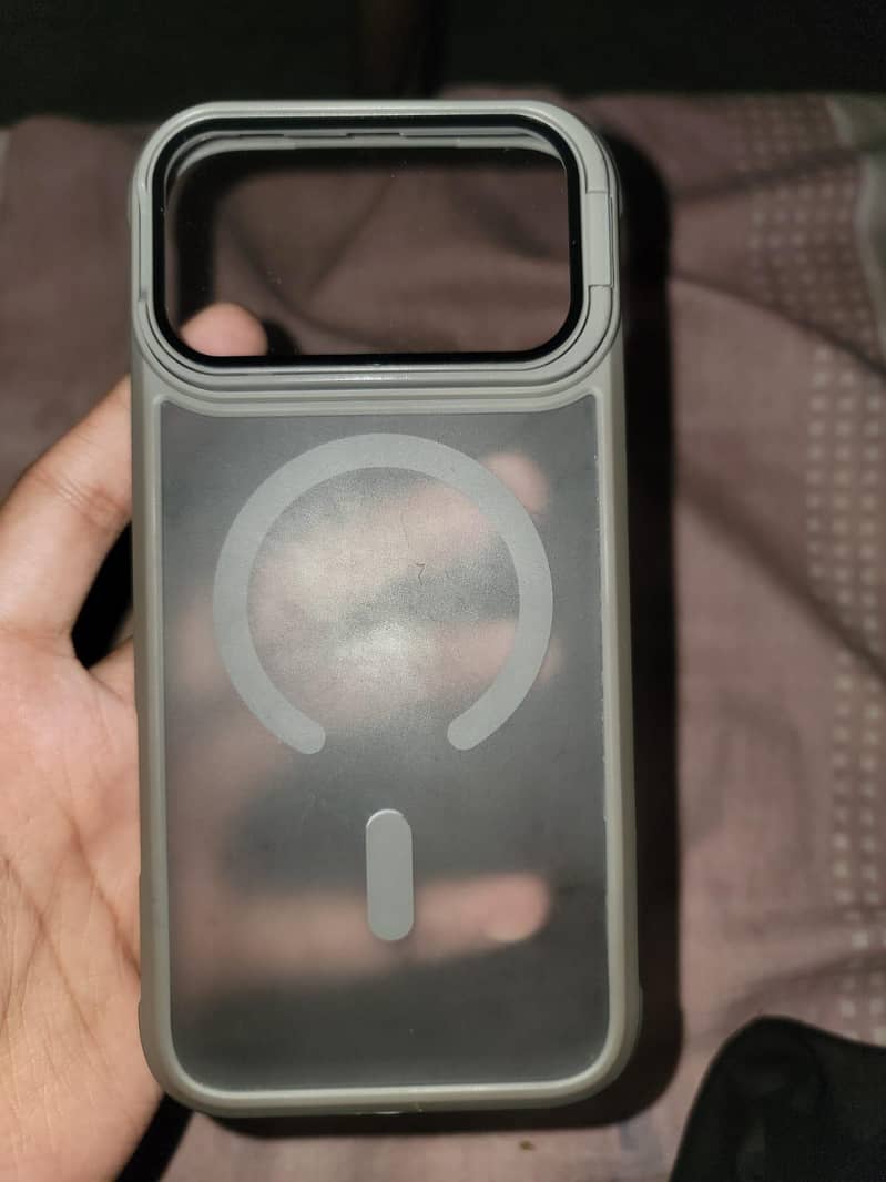 iPhone 16 Pro Max 14