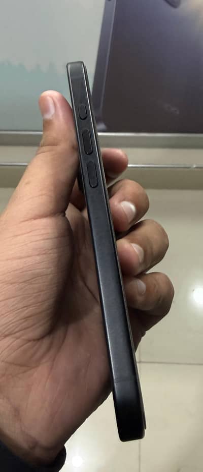 Apple iPhone 16