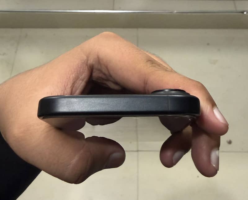 Apple iPhone 16 2