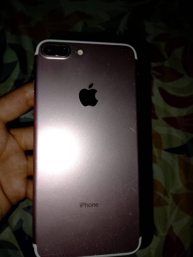 Apple iPhone 7 Plus 2