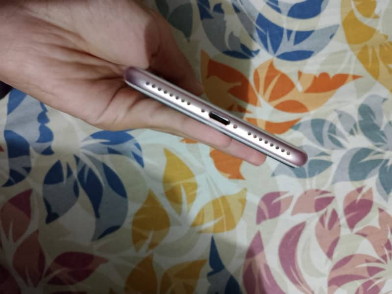 Apple iPhone 7 Plus 4