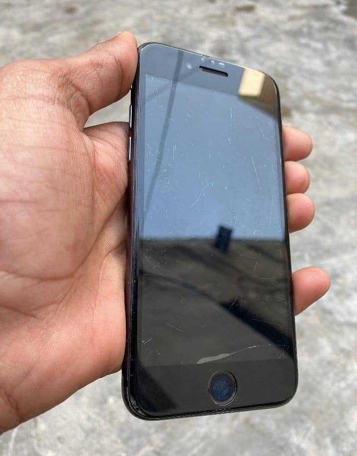 Apple iPhone 8 2