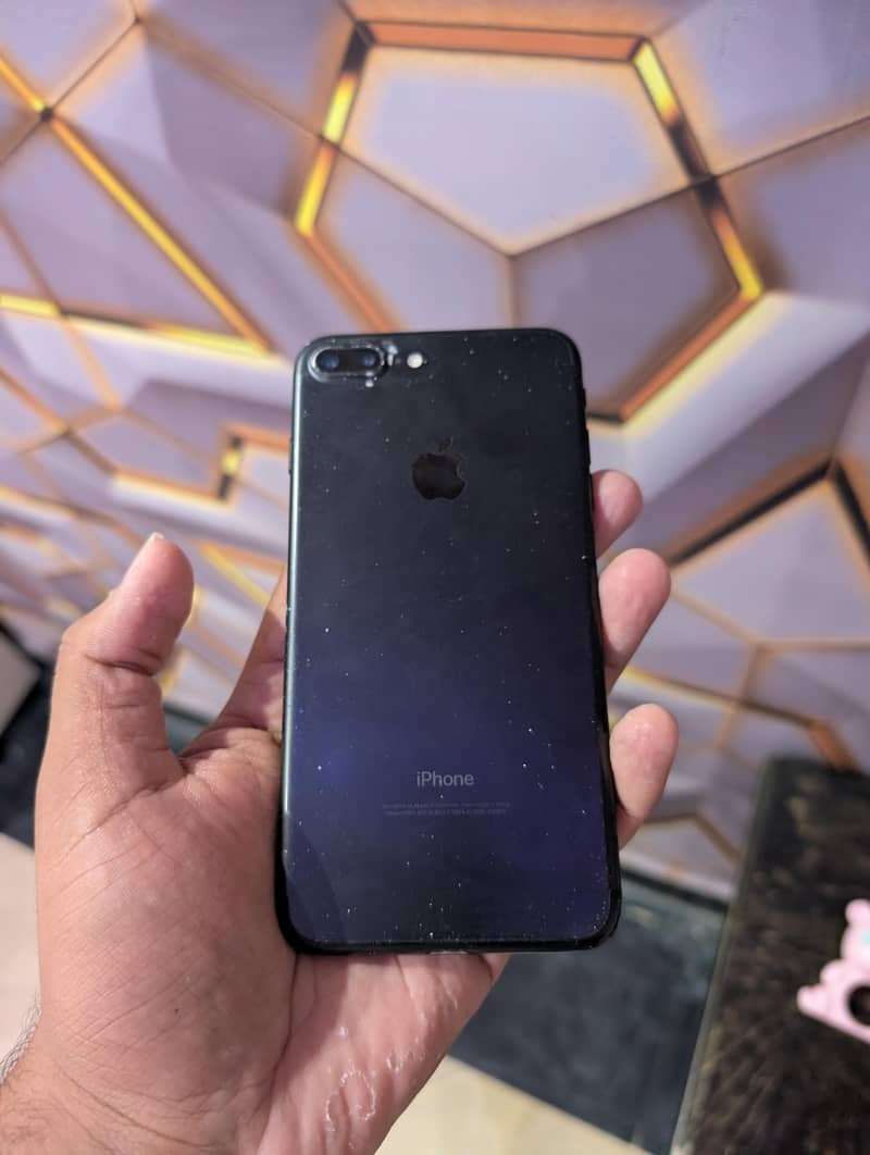 Apple iPhone 7 Plus 0