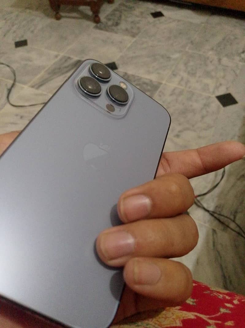 iPhone 13 Pro 2