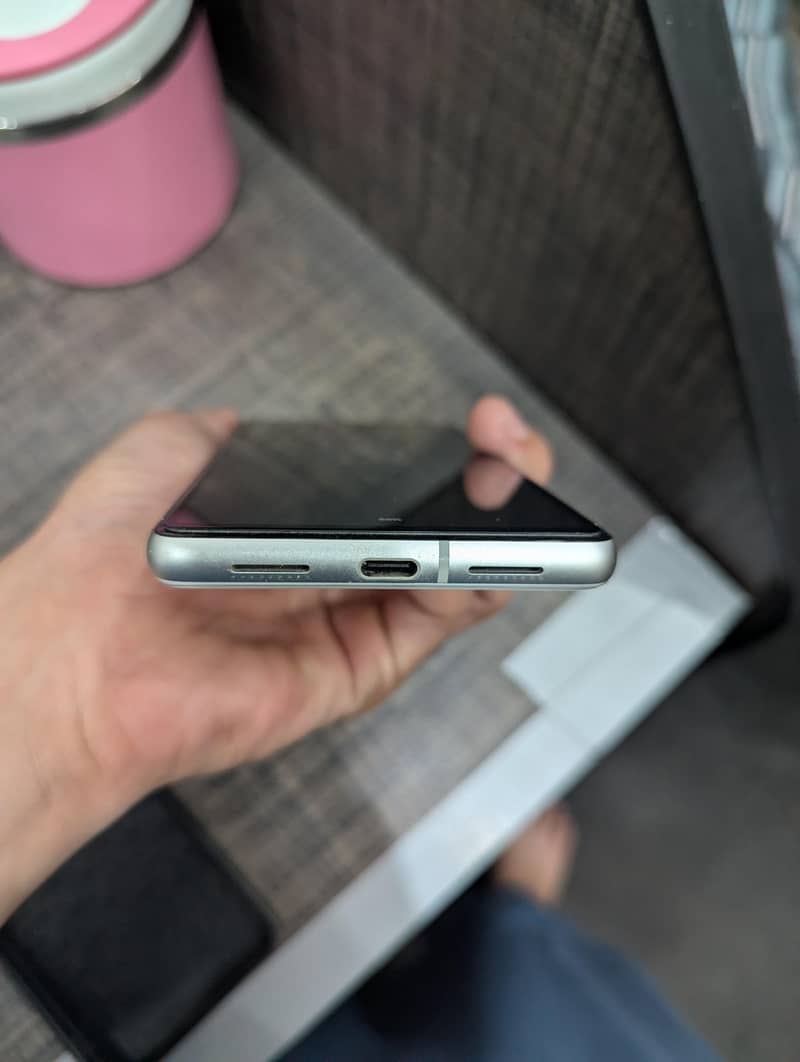 Google Pixel 7 4