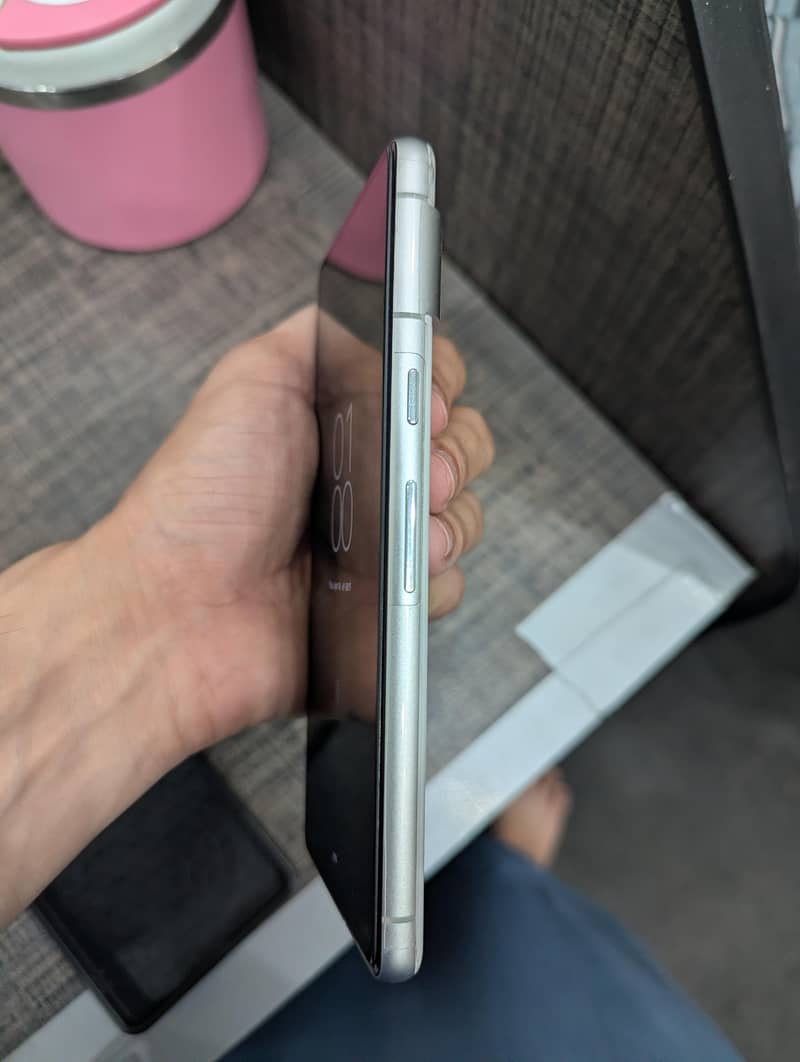 Google Pixel 7 5