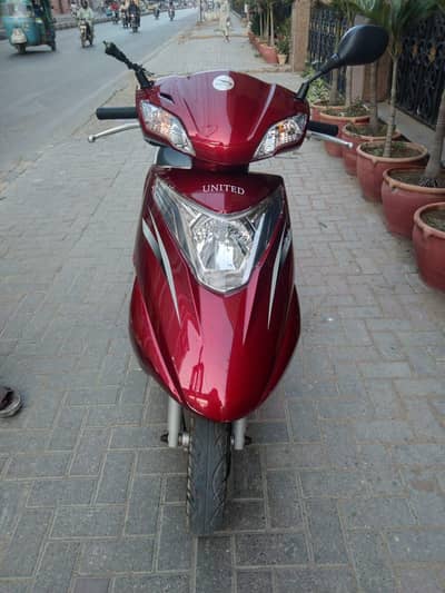 United 100cc scooty