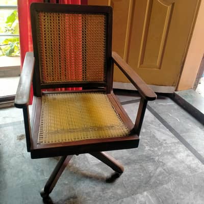 Antique revolving chair made of sagwan wood