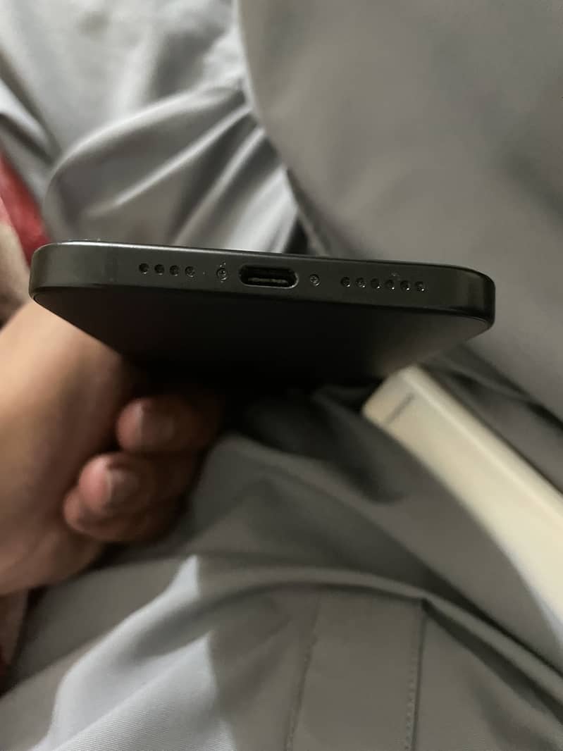 Apple iPhone 15 plus 3