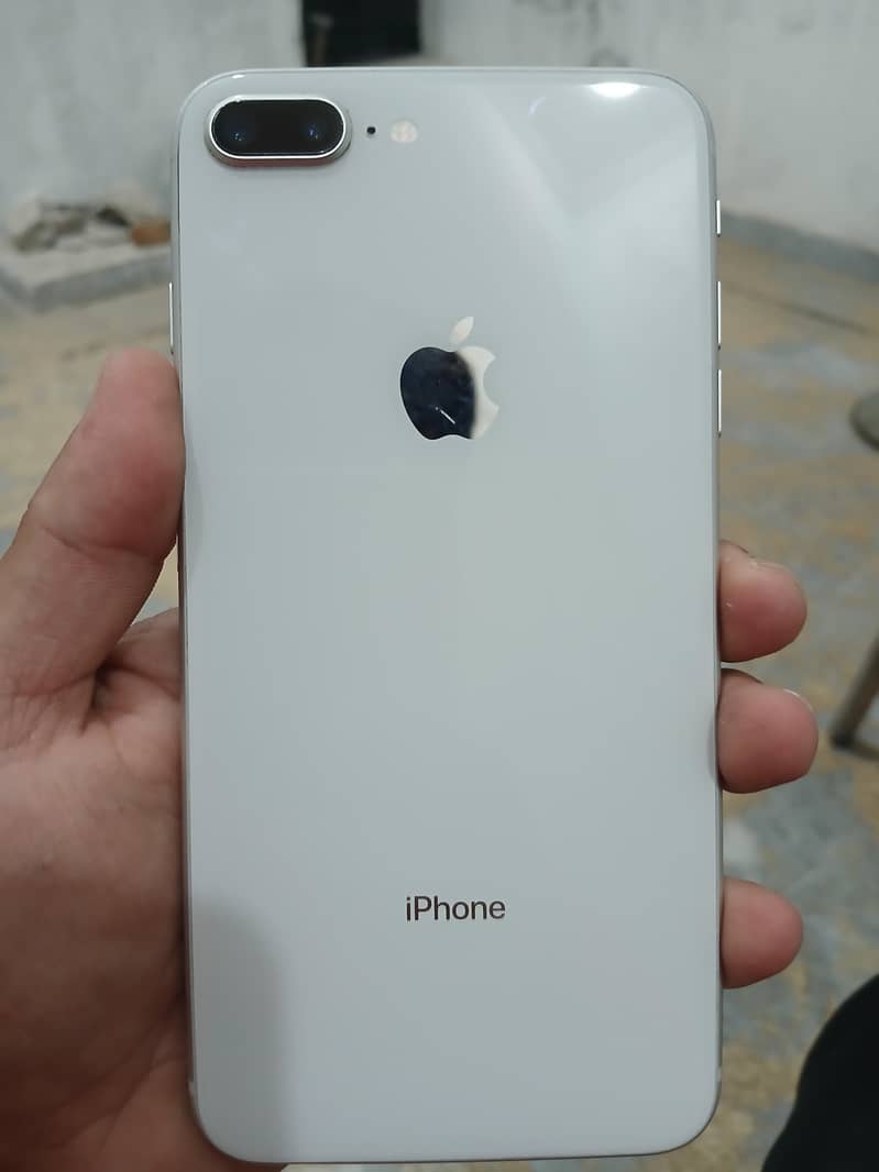 IPhone 8+ 4