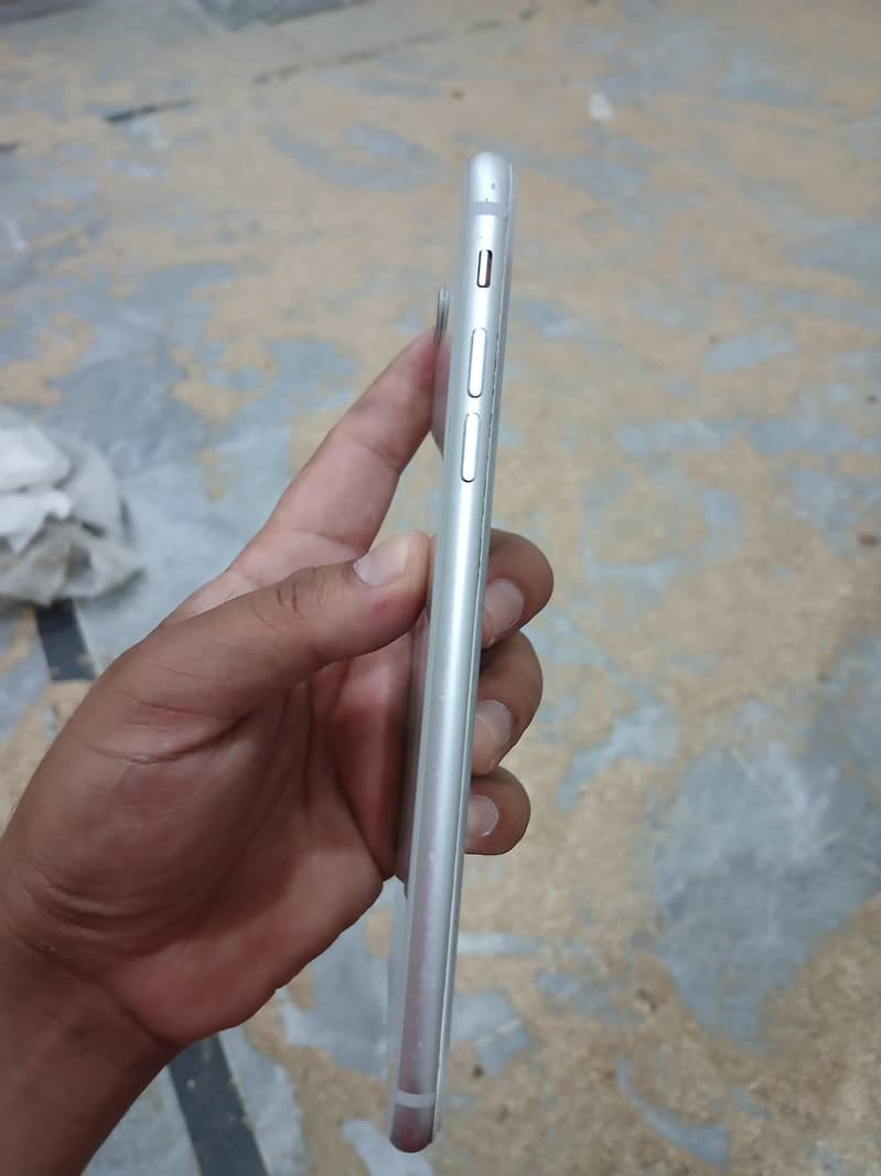 IPhone 8+ 5