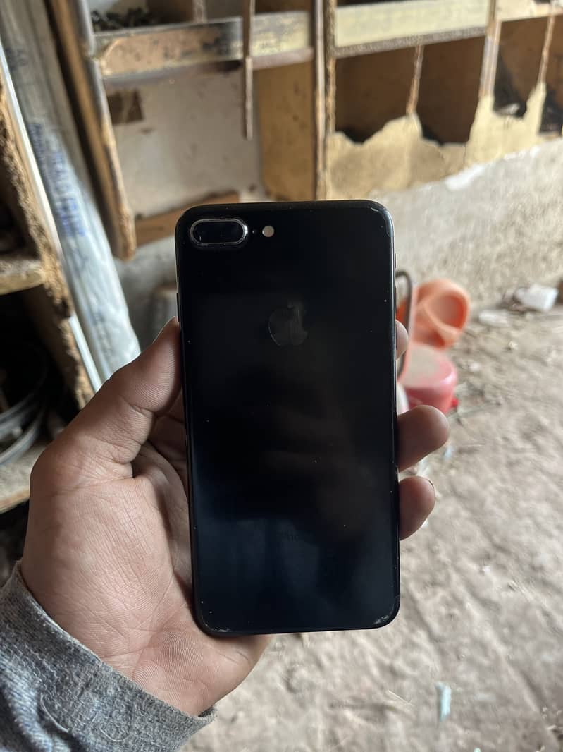 Apple iPhone 7 Plus 1