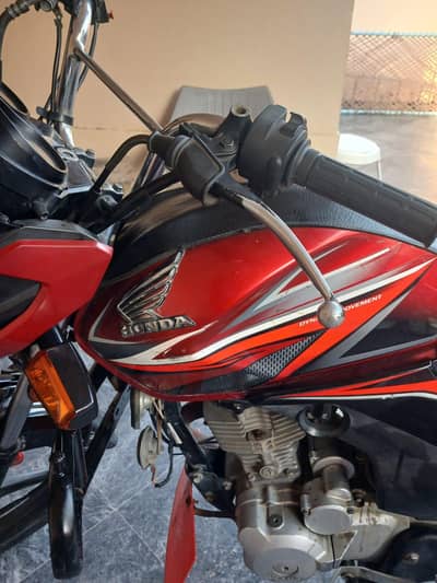 Honda CB125F