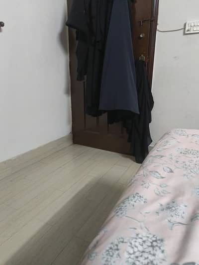 apartment at tariq road comersal area